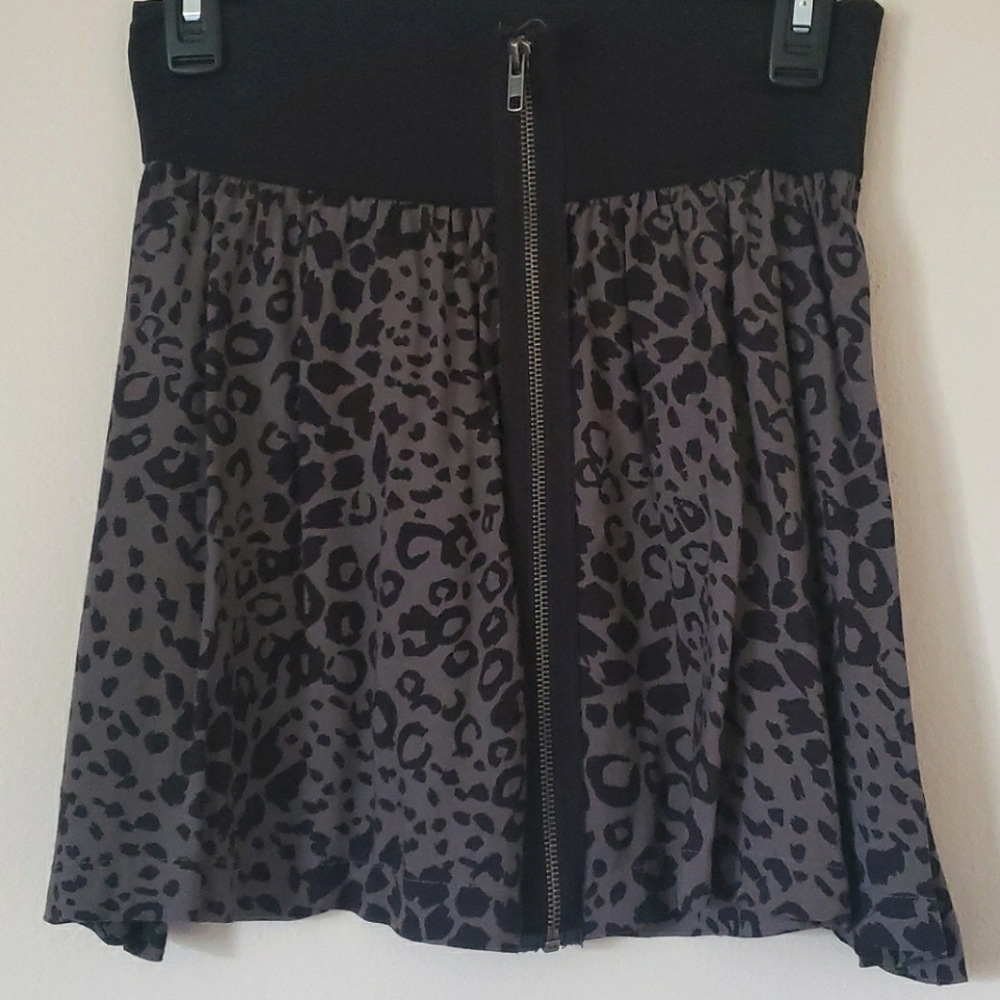 VS Pink Cheetah Print Zip-up Skirt, XS